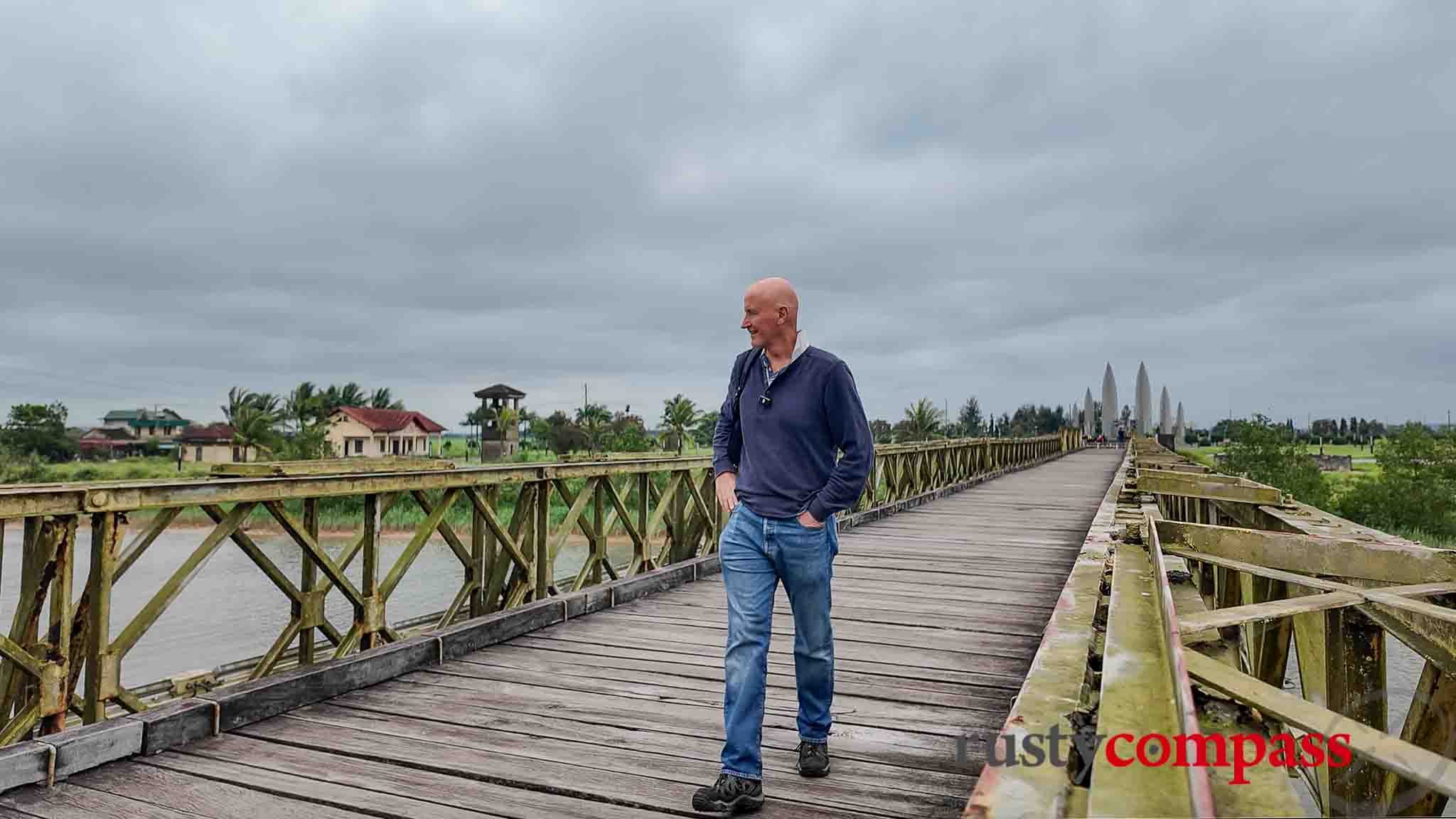 Crossing the 17th parallel - the old DMZ between North and South Vietnam Crossing the 17th parallel - the old DMZ between North and South Vietnam
